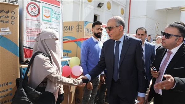 محافظ المنيا يسلم 23 جهاز عروسة للفتيات المقبلات على الزواج محافظ المنيا يسلم 23 جهاز عروسة للفتيات المقبلات على الزواج