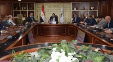 نائب محافظ بني سويف يُناقش طلبات لإقامة مشروعات خلال اجتماع لجنة لجنة حصر الأصول غير المستغلة