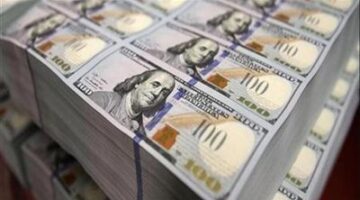 15 أبريل 2025.. الدولار يواصل التراجع أمام الجنيه في البنوك المحلية ويهبط لأقل من 51 جنيها للبيع