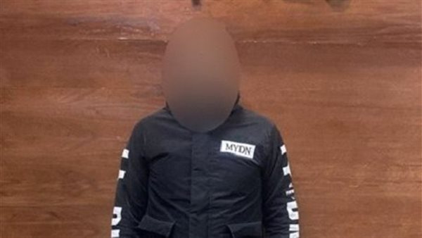 ضبط منادى سيارات فرض رسومًا مالية على المواطنين دون وجه حق بالقاهرة ضبط منادى سيارات فرض رسومًا مالية على المواطنين دون وجه حق بالقاهرة