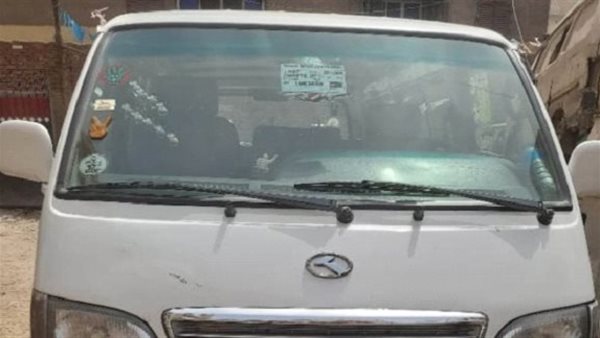 ضبط قائدي سيارتين أجرة مخالفين بالسير عكس الاتجاه بالجيزة ضبط قائدي سيارتين أجرة مخالفين بالسير عكس الاتجاه بالجيزة