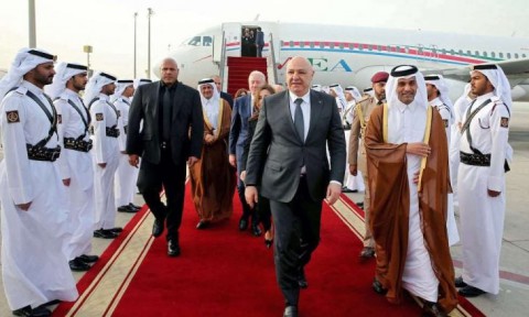 الرئيس اللبناني يصل الدوحة عشية لقائه مع أمير قطر الرئيس اللبناني يصل الدوحة عشية لقائه مع أمير قطر