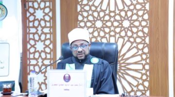 أمين البحوث الإسلامية يناقش رسالة ماجستير بكلية الدعوة.. صور