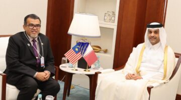 وزير المواصلات يجتمع مع عدد من المشاركين في مؤتمر الإيكاو للتسهيلات FALC 2025