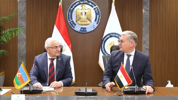 «بدوي» يبحث فرص التعاون الاستراتيجي بين مصر وأذربيجان في مجال البترول والغاز «بدوي» يبحث فرص التعاون الاستراتيجي بين مصر وأذربيجان في مجال البترول والغاز