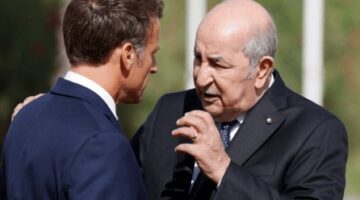 ردا على إجراءات الجزائر.. الإليزيه يعلن “طرد 12 موظفا” من الشبكة القنصلية والدبلوماسية الجزائرية واستدعاء السفير الفرنسي للتشاور ويحمل “السلطات الجزائرية مسؤولية التدهور الكبير في العلاقات الثنائية”