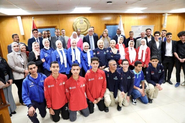 «التربية والتعليم» تكرم الطلاب المتميزين والمبدعين بمدارس التكنولوجيا التطبيقية «التربية والتعليم» تكرم الطلاب المتميزين والمبدعين بمدارس التكنولوجيا التطبيقية