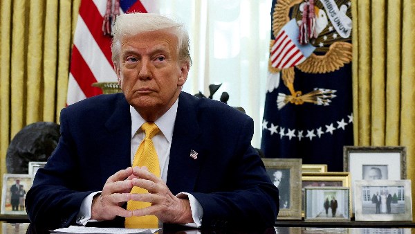 البيت الأبيض: الرئيس ترامب سيعمل على ترحيل كل مهاجر غير شرعي من بلادنا البيت الأبيض: الرئيس ترامب سيعمل على ترحيل كل مهاجر غير شرعي من بلادنا