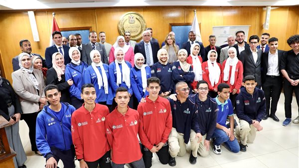 وزارة التربية والتعليم تكرم الطلاب المتميزين والمبدعين بمدارس التكنولوجيا التطبيقية لعام 2025 وزارة التربية والتعليم تكرم الطلاب المتميزين والمبدعين بمدارس التكنولوجيا التطبيقية لعام 2025