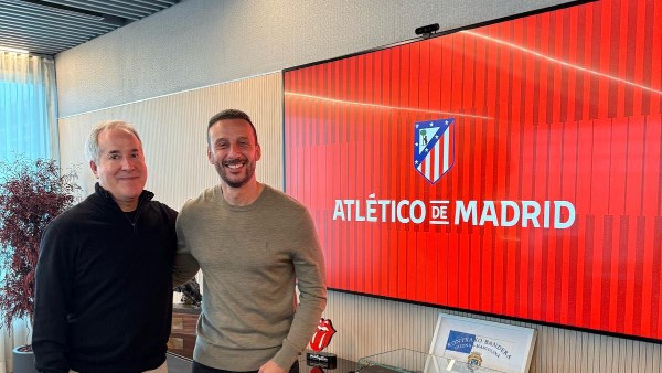 تفاصيل اجتماع مدير شركة الأهلي مع ملاك أندية أتليتكو مدريد وإنتر ميامي.. صور تفاصيل اجتماع مدير شركة الأهلي مع ملاك أندية أتليتكو مدريد وإنتر ميامي.. صور