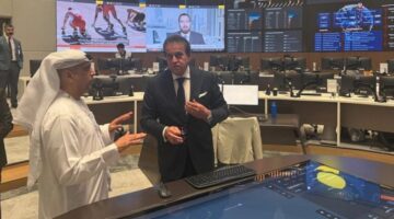 وزير الصحة يتفقد دائرة الصحة بأبوظبي.. ويؤكد العمل على نقل التجربة إلى مصر