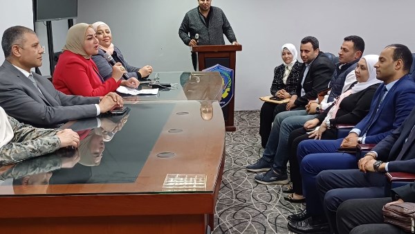 لربطهم بسوق العمل.. جامعة دمنهور تكرم طلاب التدريب الصيفي بكلية التجارة لربطهم بسوق العمل.. جامعة دمنهور تكرم طلاب التدريب الصيفي بكلية التجارة