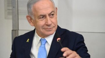 نتنياهو يتجاهل “الغضب” الإسرائيلي ويتمسك بمواصلة حرب الإبادة الجماعية على قطاع غزة بحجة استعادة الأسرى
