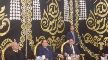 أبوالعينين يشارك في عزاء عميد نواب الإسكندرية .. صور