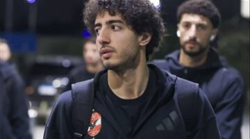 بعثة الأهلي تصل مطار القاهرة استعدادًا للسفر إلى جنوب إفريقيا