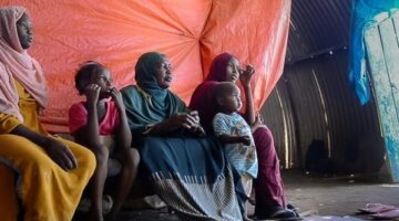بريطانيا والاتحاد الأوروبي يتعهدان بتقديم مئات الملايين من الدولارات لتخفيف المعاناة بالسودان