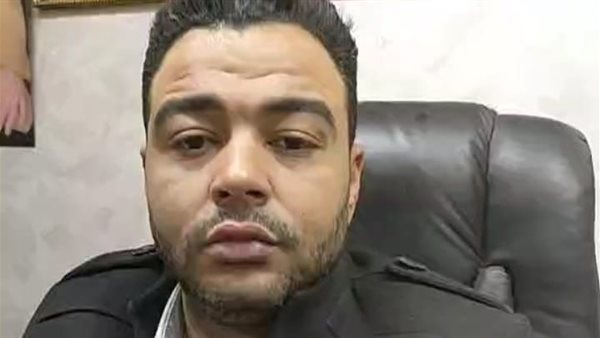دفاع أحد ضحايا منتحل صفة قاضٍ وضابط للنصب على المواطنين: تزوج باسم مزور واحتال على عشرات الأشخاص | بث مباشر دفاع أحد ضحايا منتحل صفة قاضٍ وضابط للنصب على المواطنين: تزوج باسم مزور واحتال على عشرات الأشخاص | بث مباشر