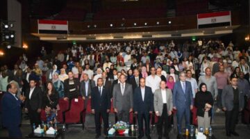 محافظ قنا يشهد انطلاق فعاليات المهرجان المسرحي الدولي لشباب الجنوب