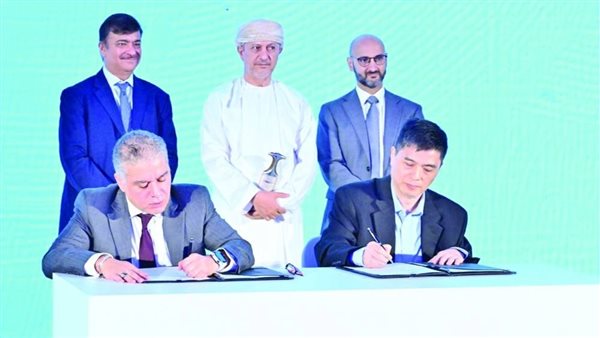 عمان تعمل علي تمكين الشركات من التوسع إقليميًا لترسيخ مكانتها على الخارطة الاقتصادية العالمية عمان تعمل علي تمكين الشركات من التوسع إقليميًا لترسيخ مكانتها على الخارطة الاقتصادية العالمية