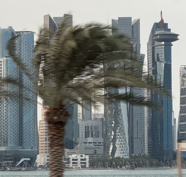 &nbsp;الأرصاد تحذر من رياح قوية ورؤية أفقية متدنية على الساحل وأمواج عالية في البحر نهارا