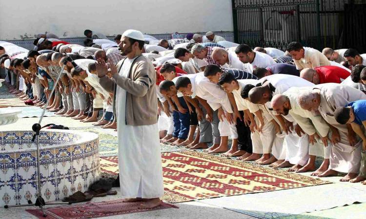 أدركت الإمام في الركوع ولم أردّد تكبيرة الإحرام.. فهل صلاتي صحيحة؟ أمين الفتوى يجيب أدركت الإمام في الركوع ولم أردّد تكبيرة الإحرام.. فهل صلاتي صحيحة؟ أمين الفتوى يجيب