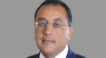 رئيس الوزراء يهنئ البابا تواضروس الثاني بعيد القيامة المجيد