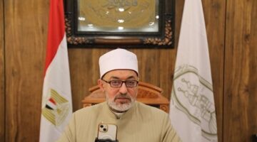 المفتي: لا يجوز كتابة بعض آيات القرآن أو أسماء الله على الكفن