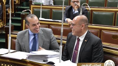 لحظة تاريخية ومحطة فارقة في مسيرة العمل التشريعي.. وزير الشئون النيابية يشكر كل من ساهم في إقرار مشروع قانون العمل الجديد بعد الموافقة عليه نهائيًا لحظة تاريخية ومحطة فارقة في مسيرة العمل التشريعي.. وزير الشئون النيابية يشكر كل من ساهم في إقرار مشروع قانون العمل الجديد بعد الموافقة عليه نهائيًا