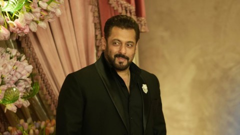 سلمان خان يواجه تهديدًا جديدًا بالقتل: “قنبلة بسيارته واقتحام منزله” سلمان خان يواجه تهديدًا جديدًا بالقتل: “قنبلة بسيارته واقتحام منزله”