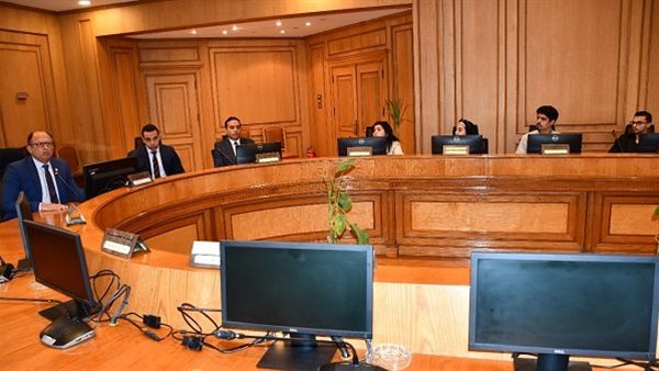 رئيس جامعة حلوان يقود انطلاقة جديدة للأنشطة بروح طلابية مبتكرة رئيس جامعة حلوان يقود انطلاقة جديدة للأنشطة بروح طلابية مبتكرة