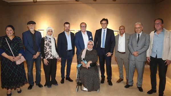 اليوم العالمي للفن.. وزير الثقافة يتفقد عددًا من معارض الفنون التشكيلية بدار الأوبرا اليوم العالمي للفن.. وزير الثقافة يتفقد عددًا من معارض الفنون التشكيلية بدار الأوبرا