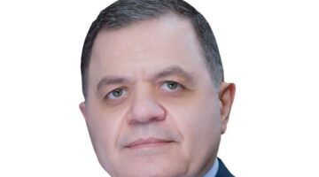 وزير الداخلية يهنئ البابا تواضروس وكبار المسئولين بعيد القيامة المجيد