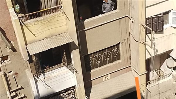 العمارة اتقلبت.. فتاة ترتكب فعلًا صادما فى أسوان العمارة اتقلبت.. فتاة ترتكب فعلًا صادما فى أسوان