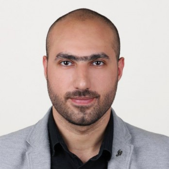 مصطفى أمين: حكاية رجلٍ منفي في وطنه مصطفى أمين: حكاية رجلٍ منفي في وطنه