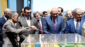 وزير الإسكان ورئيس الهيئة العربية للتصنيع يتفقدان معرض منتجات الهيئة العربية للتصنيع
