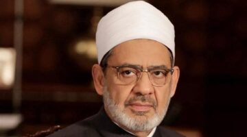 الإمام الأكبر يعزي نائب رئيس جامعة الأزهر في وفاة والدته