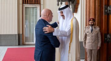 سمو الأمير والرئيس اللبناني يبحثان توطيد التعاون الثنائي بين البلدين