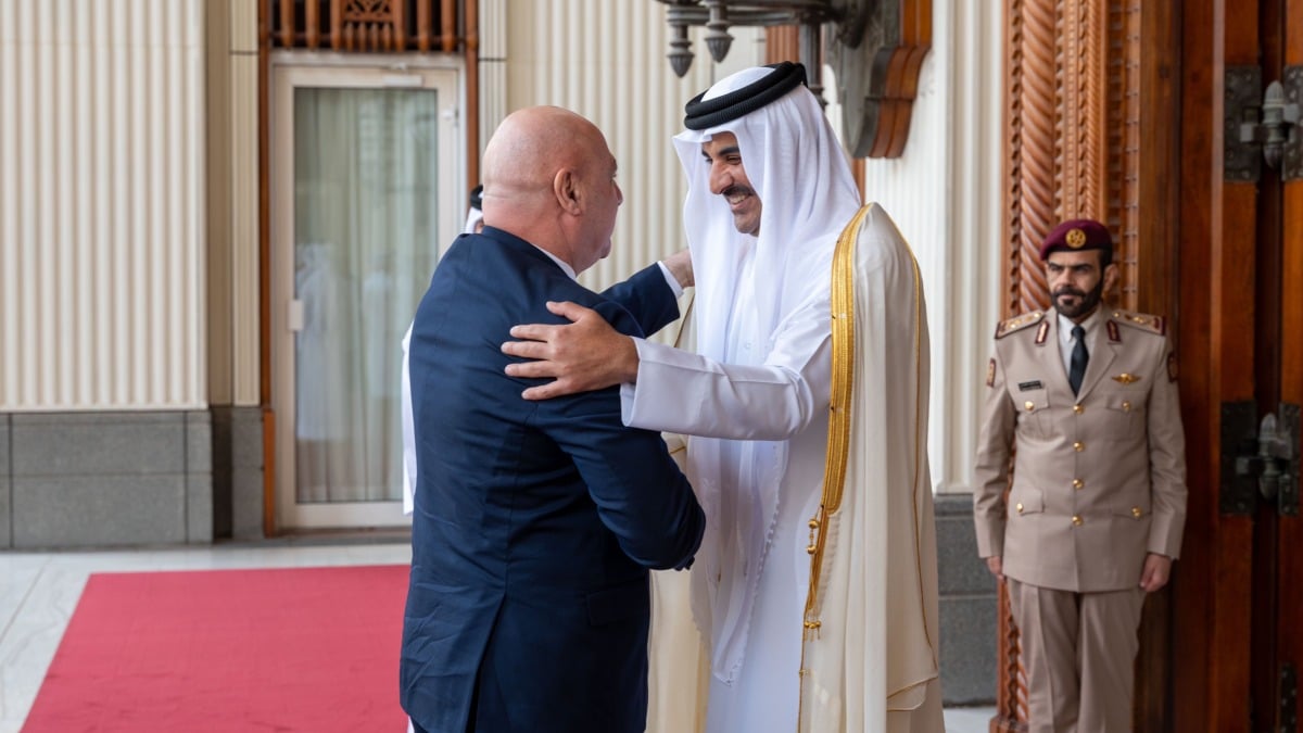 سمو الأمير والرئيس اللبناني يبحثان توطيد التعاون الثنائي بين البلدين سمو الأمير والرئيس اللبناني يبحثان توطيد التعاون الثنائي بين البلدين