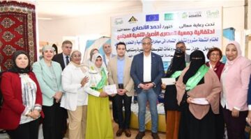 محافظ الفيوم يسلم شهادات محو الأمية للناجحين، ويكرم المتميزين من ذوي الهمم والعاملين بالمشروع