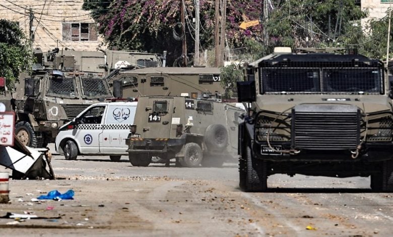 الاحتلال الإسرائيلي يصعد انتهاكاته بحق الفلسطينيين في الضفة الغربية المحتلة الاحتلال الإسرائيلي يصعد انتهاكاته بحق الفلسطينيين في الضفة الغربية المحتلة