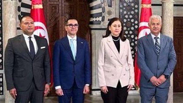 وزير الاستثمار يبحث مع يلتقي رئيسة وزراء تونس سبل تنمية العلاقات الاقتصادية والتجارية وزير الاستثمار يبحث مع يلتقي رئيسة وزراء تونس سبل تنمية العلاقات الاقتصادية والتجارية