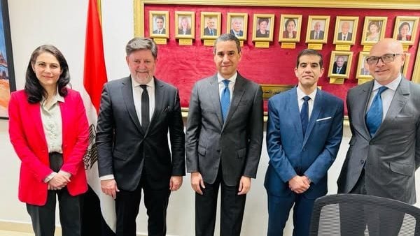 الخارجية: مصر ومنظمة التعاون الاقتصادي تؤكدان أهمية استمرار التجارة رغم التوترات الدولية الخارجية: مصر ومنظمة التعاون الاقتصادي تؤكدان أهمية استمرار التجارة رغم التوترات الدولية
