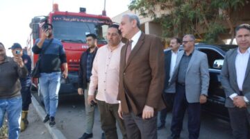 محافظ الغربية يتابع ميدانيًا جهود السيطرة على حريق محلج القطن بحي أول طنطا ويشيد بفرق الحماية المدنية