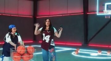 ياسمين عبد العزيز تخطف الأنظار في أحدث ظهور لها مع بدرية طلبة