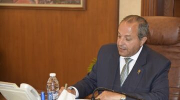 حبشي يبحث مقترح إنشاء مصنع للسكر بإحدى قرى جنوب بورسعيد