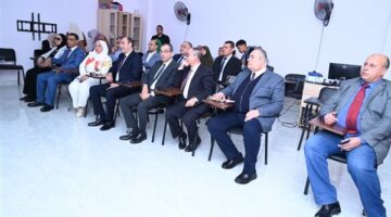 رئيس جامعة الفيوم يفتتح عددًا من المشروعات التعليمية والتطويرية بكلية الآداب