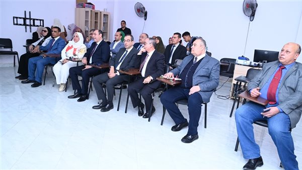 رئيس جامعة الفيوم يفتتح عددًا من المشروعات التعليمية والتطويرية بكلية الآداب رئيس جامعة الفيوم يفتتح عددًا من المشروعات التعليمية والتطويرية بكلية الآداب