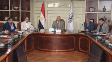 اجتماع لمعرفة الموقف المالي والتنفيذي لمشروعات الخطة الاستثمارية بـ بني سويف