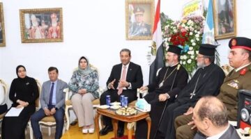 محافظ دمياط يزور كنيسة الروم الأرثوذكس لتقديم التهنئة بمناسبة عيد القيامة المجيد