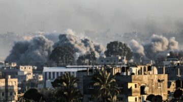 4 شهداء وعشرات الجرحى جراء قصف للاحتلال على مدينتي دير البلح وخان يونس